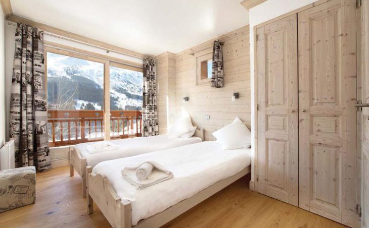 Chalet Le Cedre Blanc, Meribel, France, Twin bedded room 